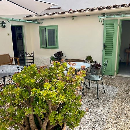Hotel Le Ponteil Antibes Bagian luar foto
