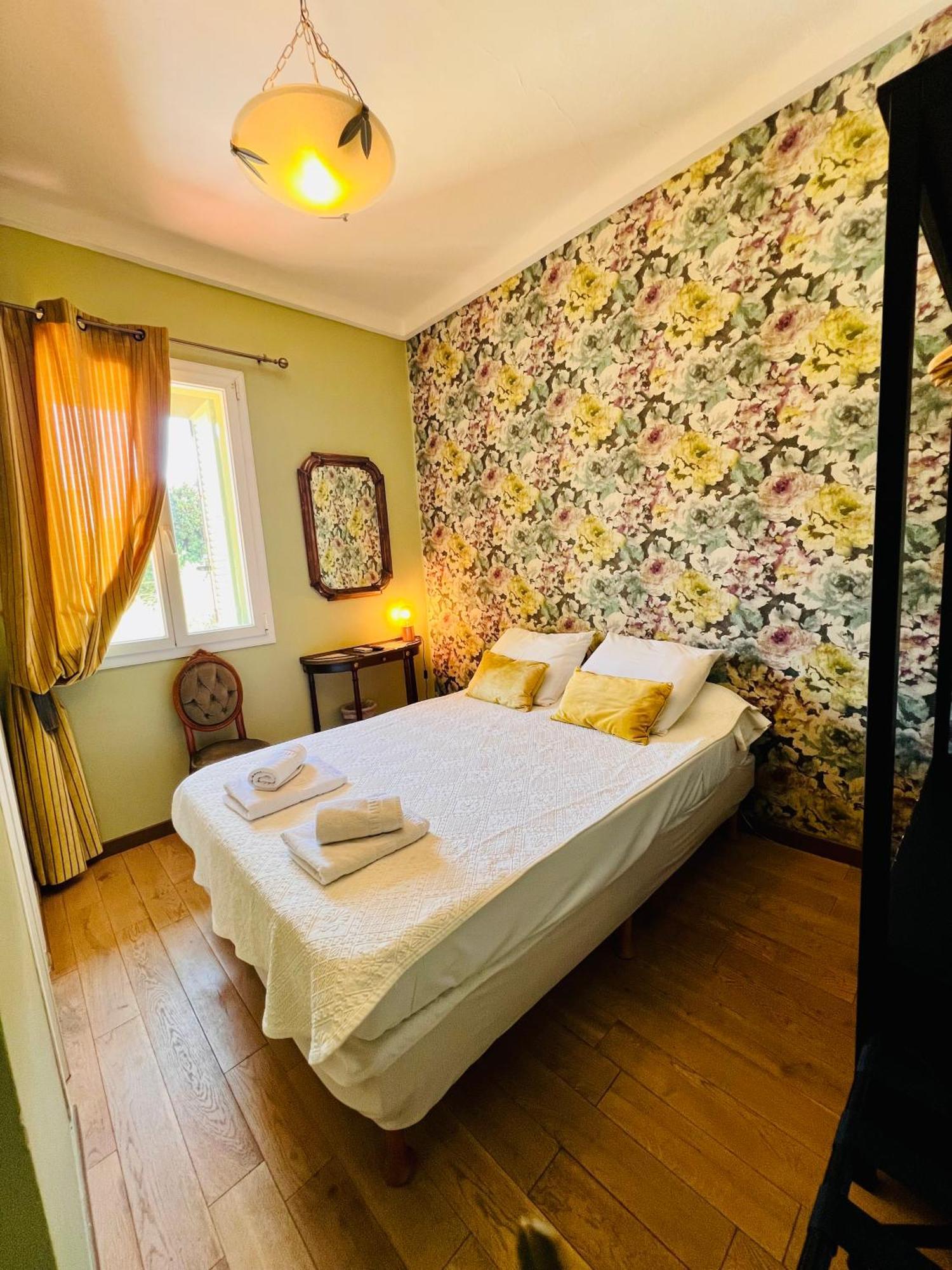 Hotel Le Ponteil Antibes Bagian luar foto