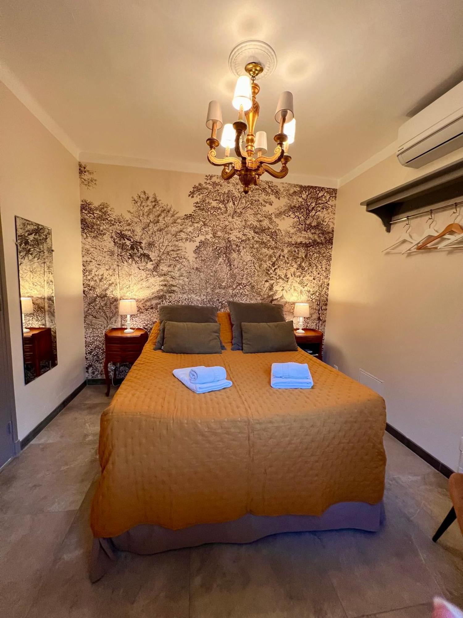 Hotel Le Ponteil Antibes Bagian luar foto