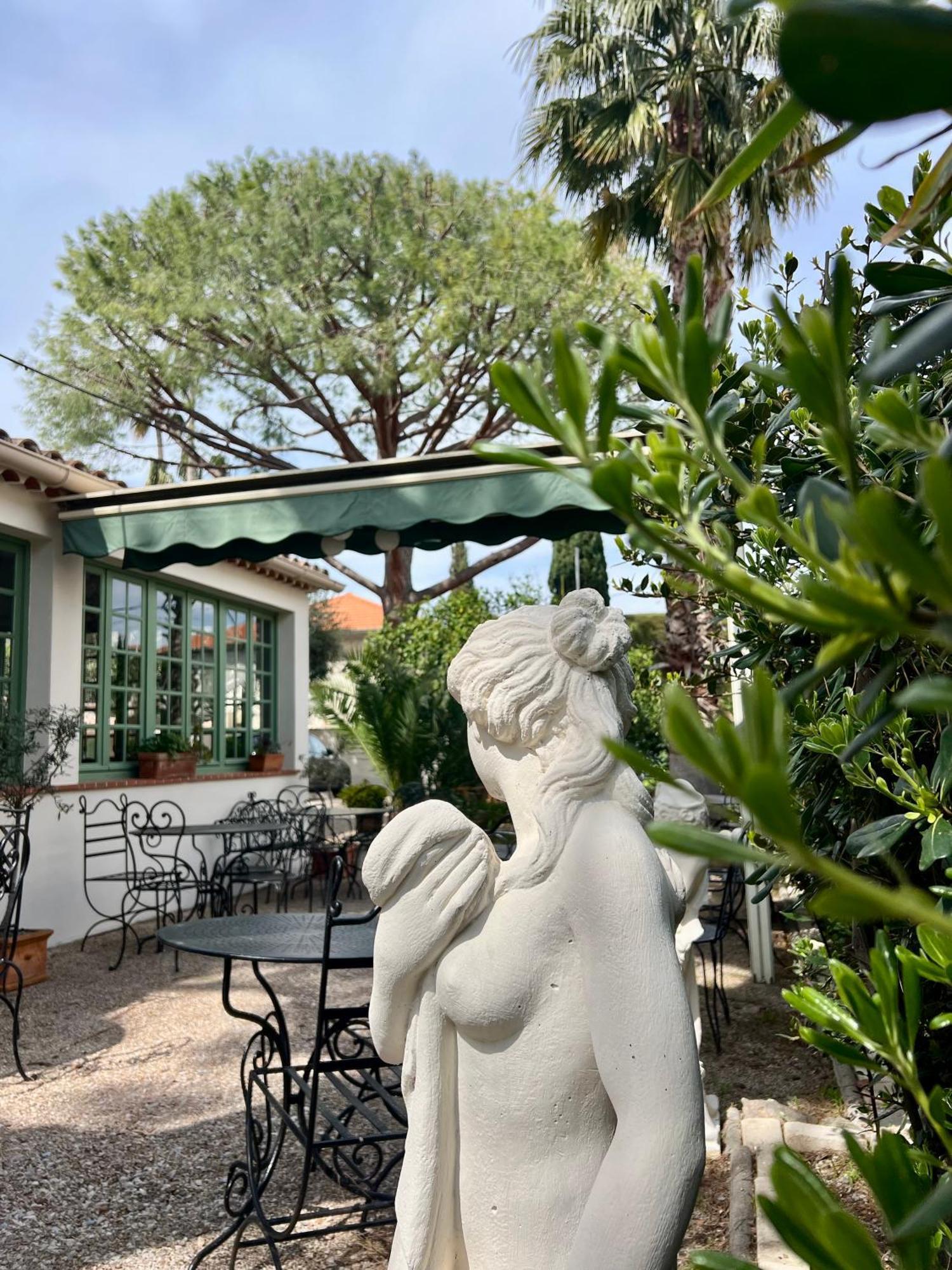 Hotel Le Ponteil Antibes Bagian luar foto
