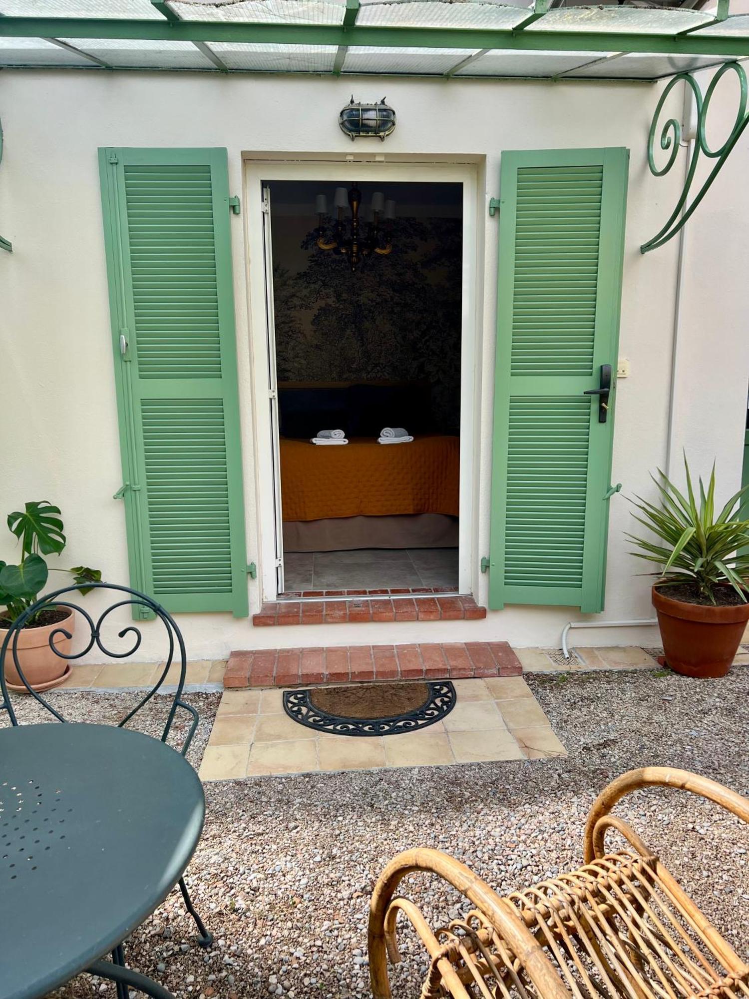 Hotel Le Ponteil Antibes Bagian luar foto