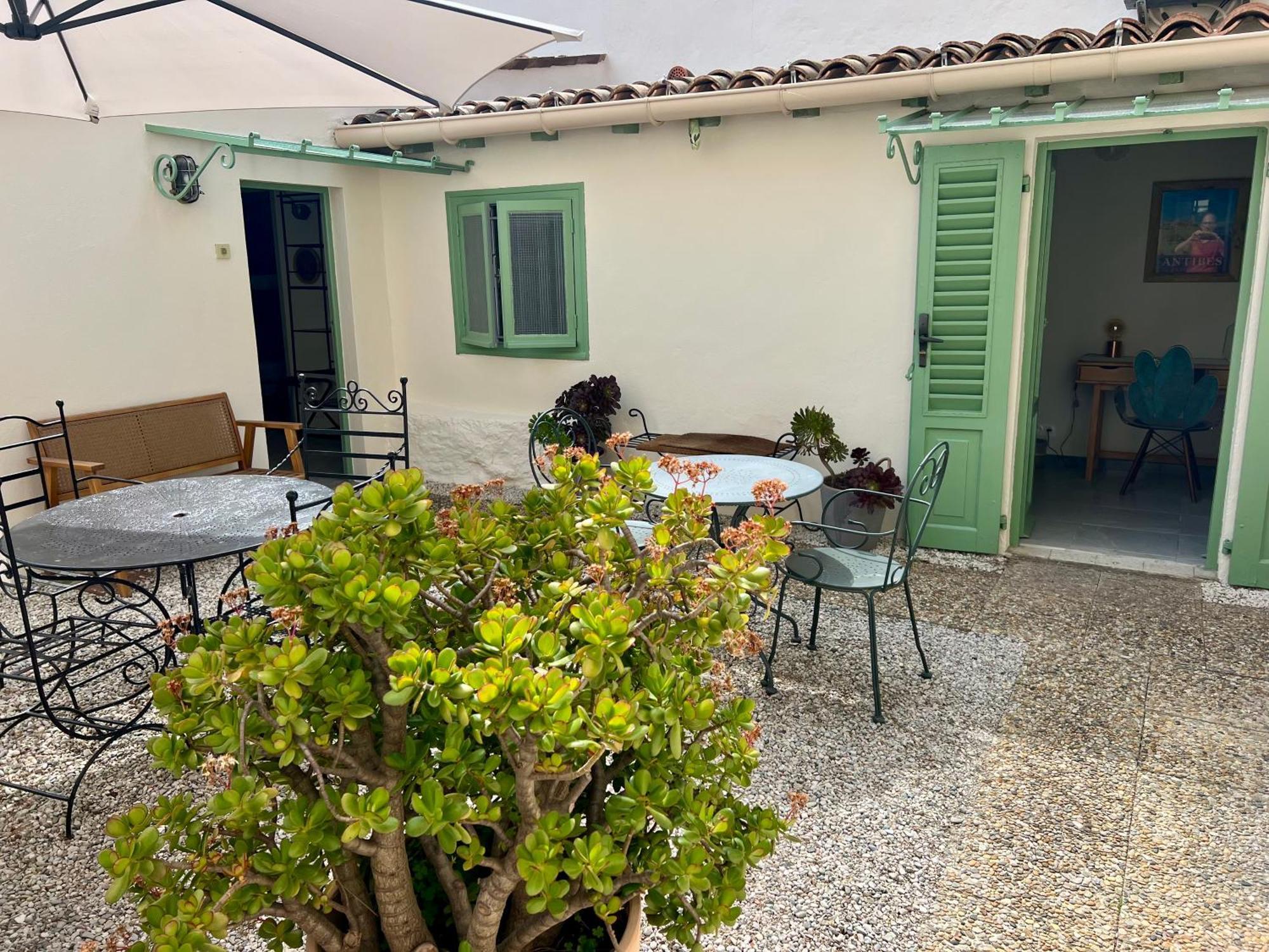 Hotel Le Ponteil Antibes Bagian luar foto
