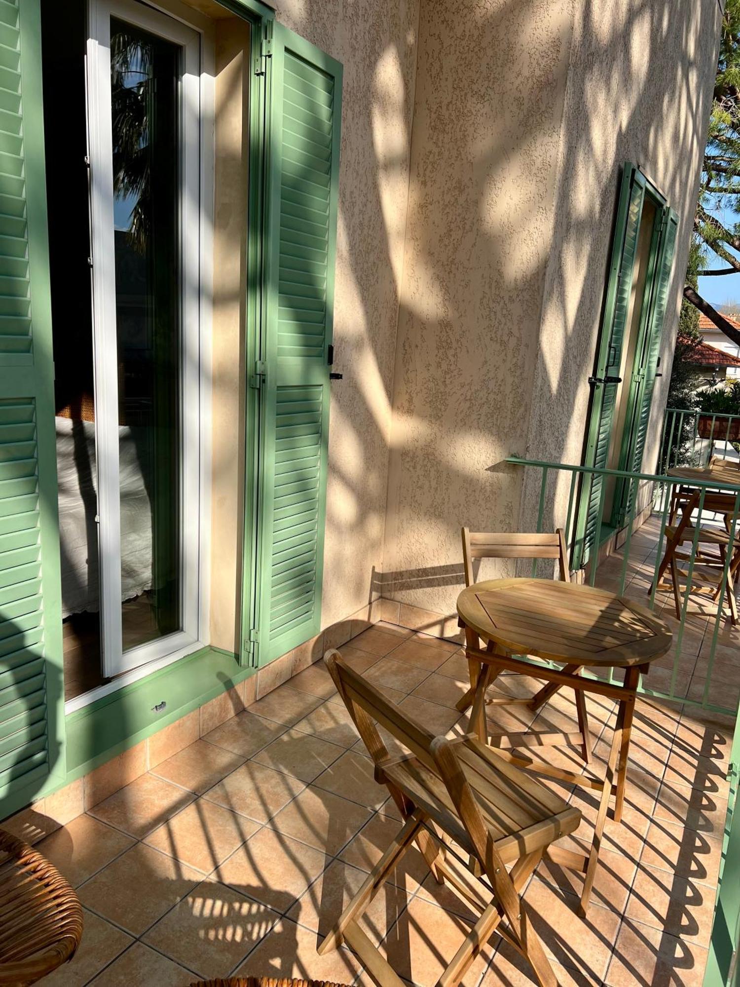 Hotel Le Ponteil Antibes Bagian luar foto